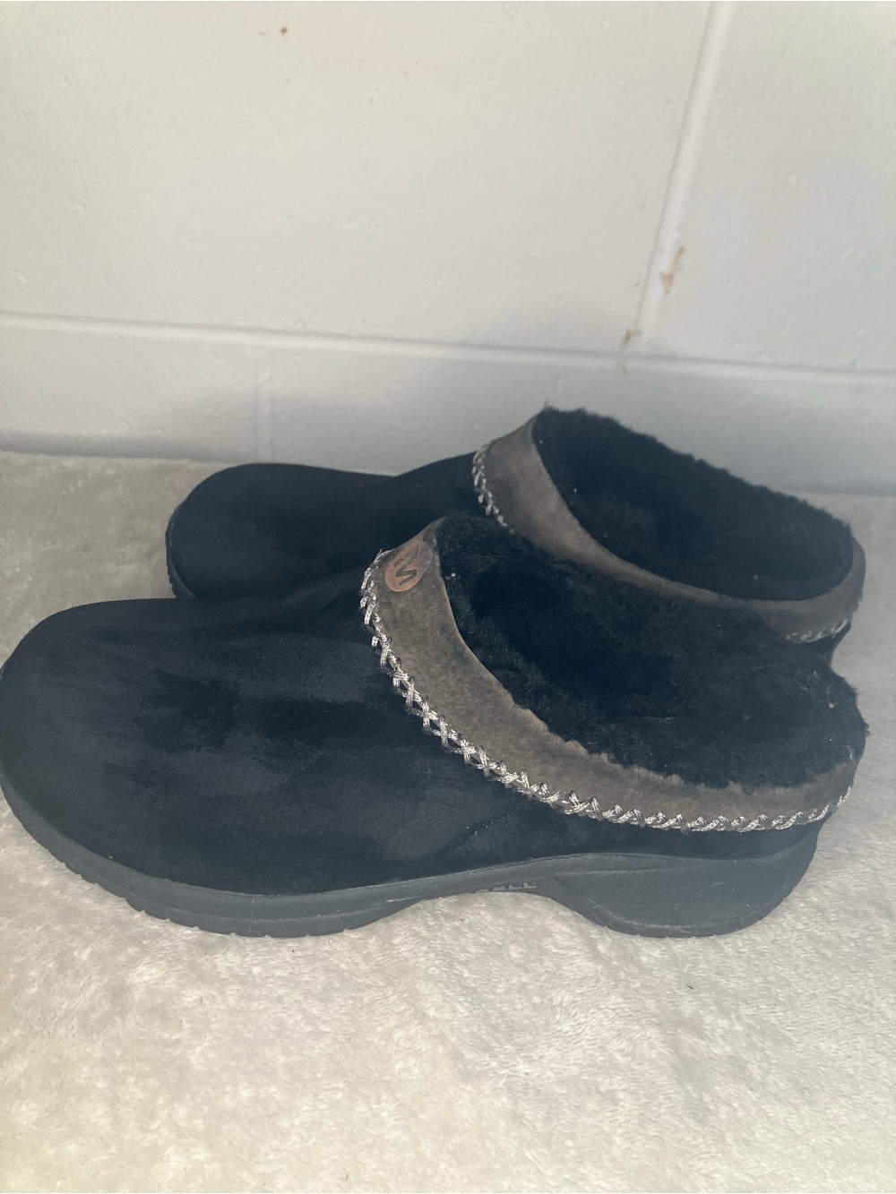 Merrell Black Suede-Look Shearling Slip-On Clog
